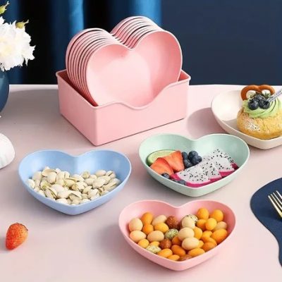 Eco-Friendly 10 Pcs Heart Shape Plastic Plates - Stylish Serving Dishes for Kitchen & Dessert - Multi Color